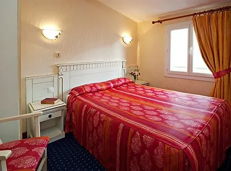 Otel Riquet 3*